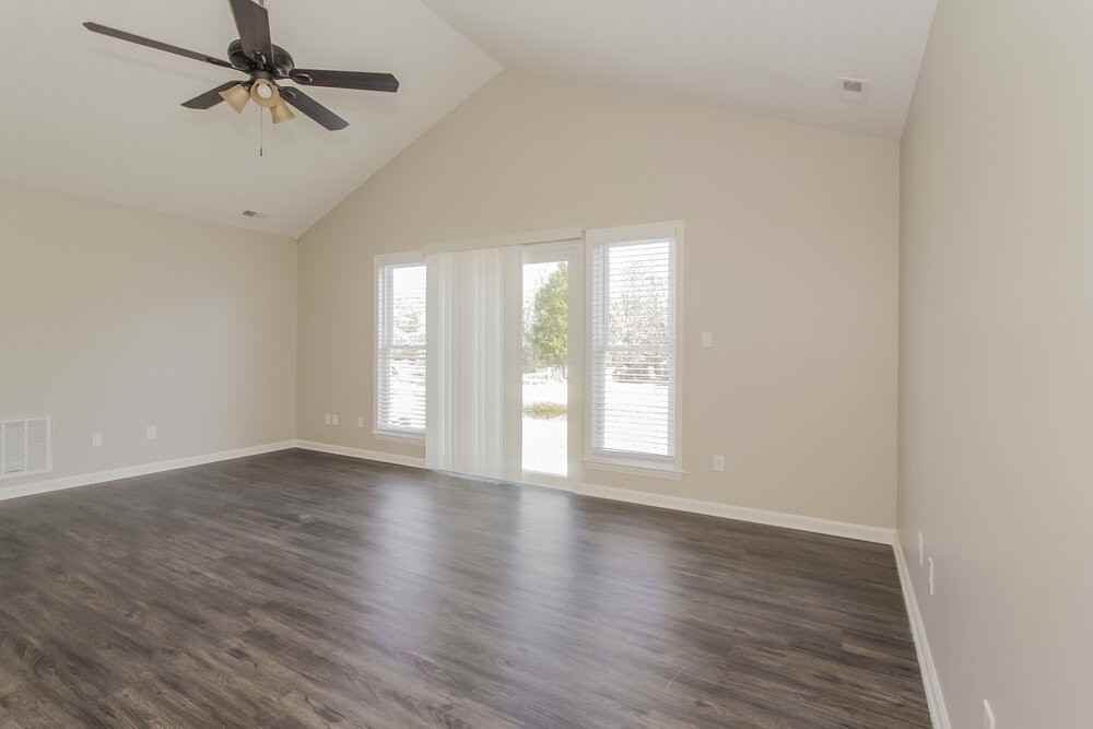 2808 Faircroft Way - Photo 6 of 16