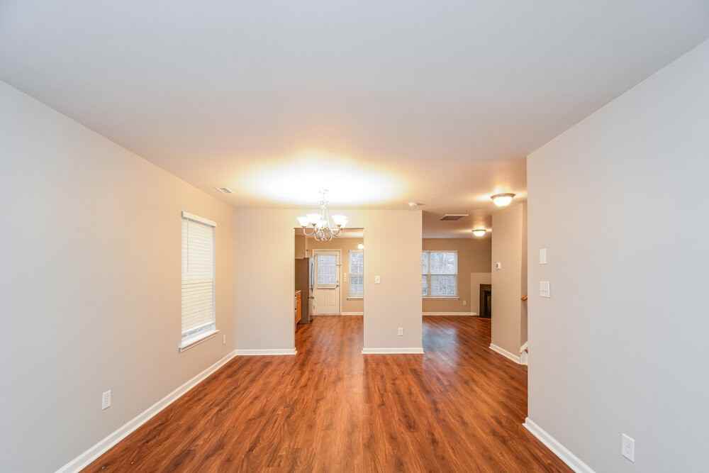 2822 Filbert St - Photo 5 of 17