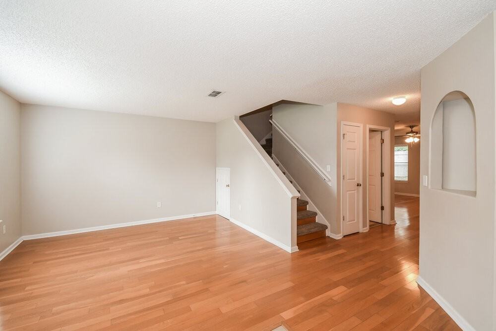 13558 Ashford Wood Ct W - Photo 5 of 17