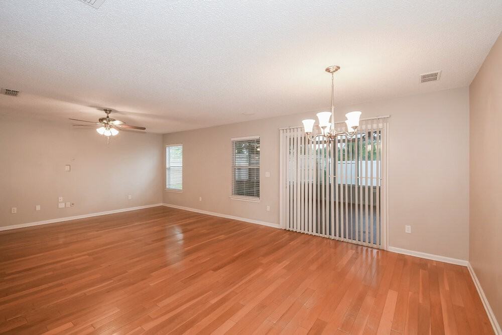 13558 Ashford Wood Ct W - Photo 6 of 17