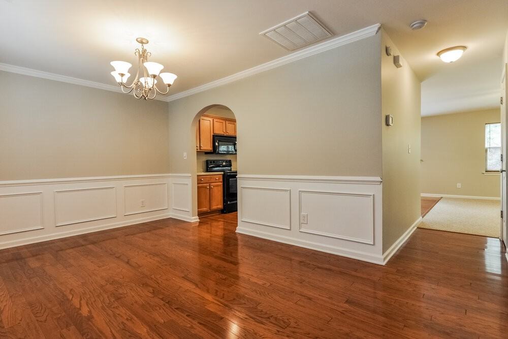 1452 Cairo Way - Photo 2 of 20