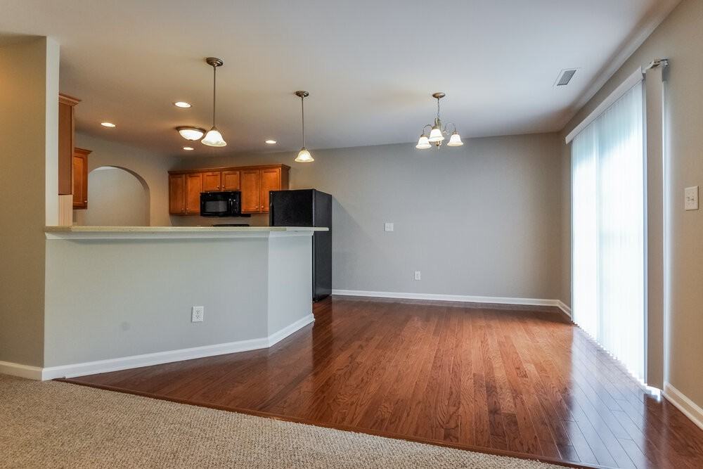 1452 Cairo Way - Photo 4 of 20