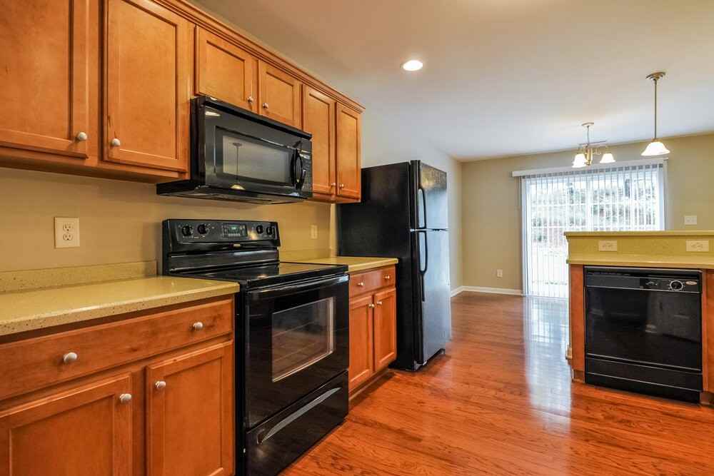 1452 Cairo Way - Photo 6 of 20