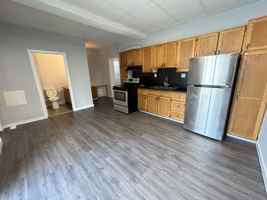 featured image of 147 Elgin St #1