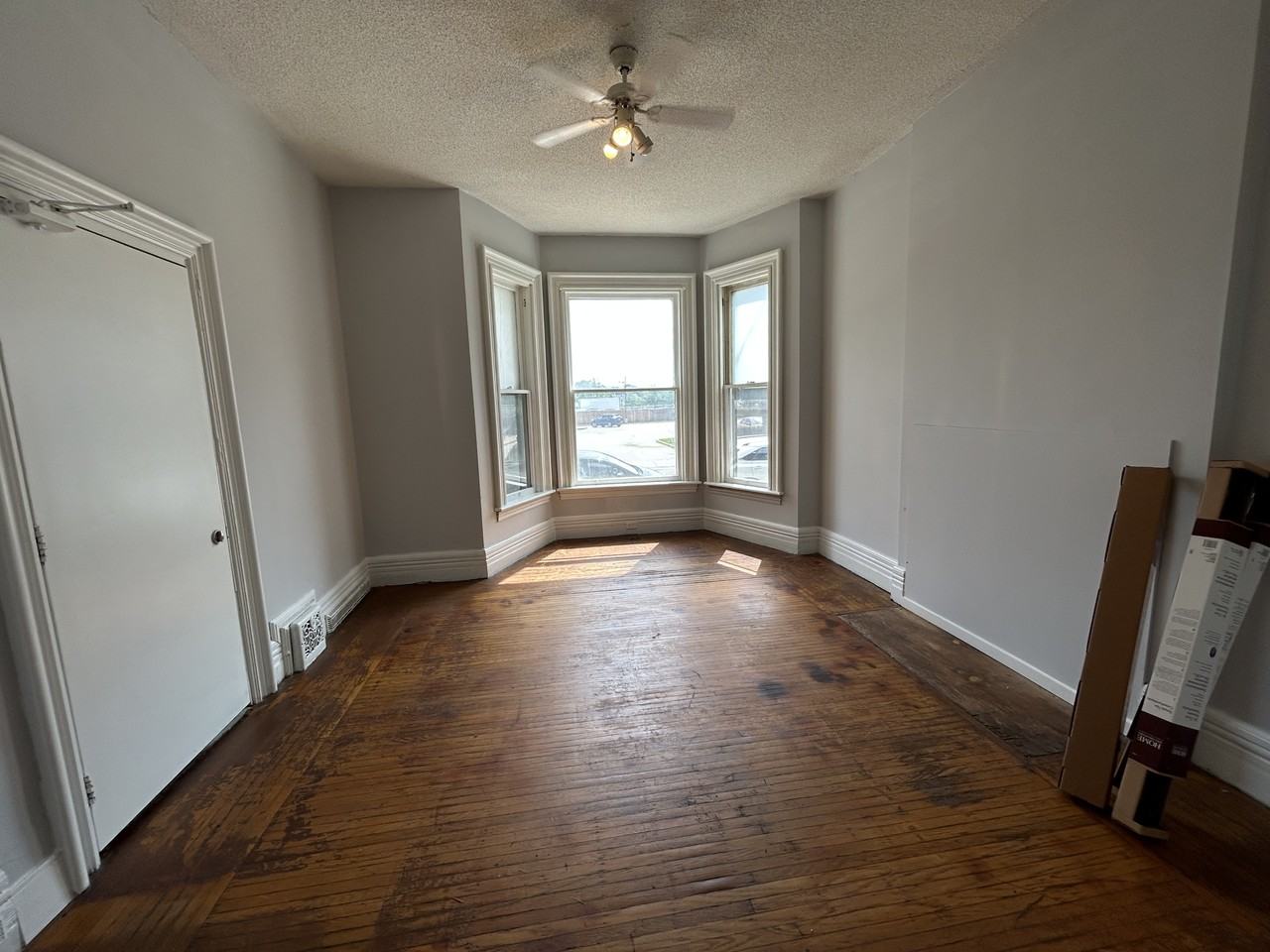 147 Elgin St #1 - Photo 3 of 10