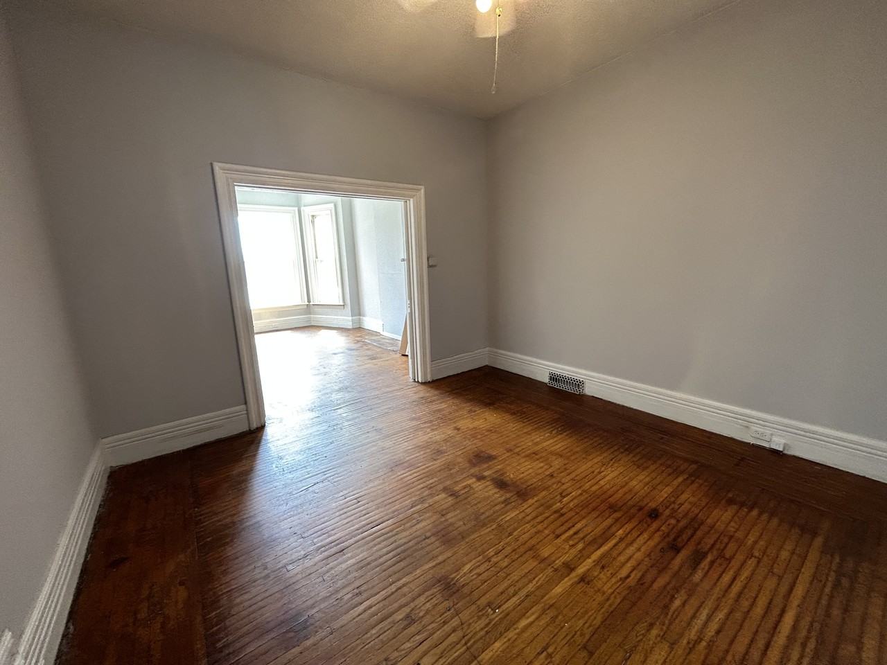 147 Elgin St #1 - Photo 5 of 10