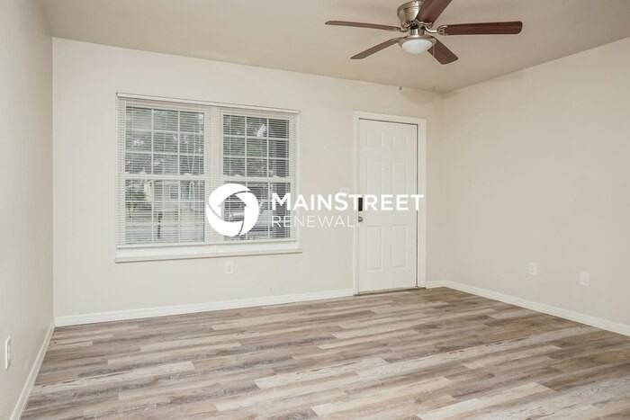 5940 Talbrook Rd - Photo 4 of 17