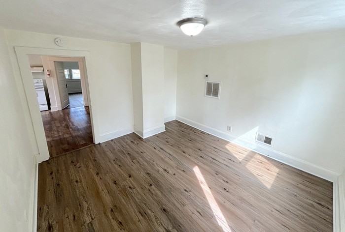 2617 Greenwood Dr #B - Photo 3 of 17