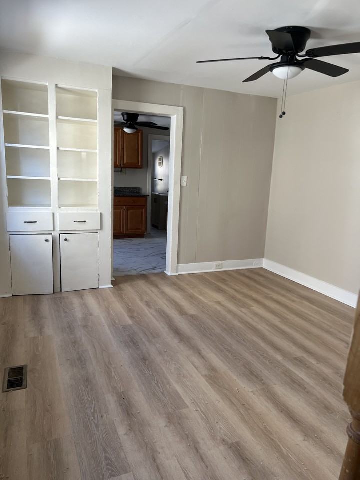 323 Broad St #325 - Photo 3 of 9