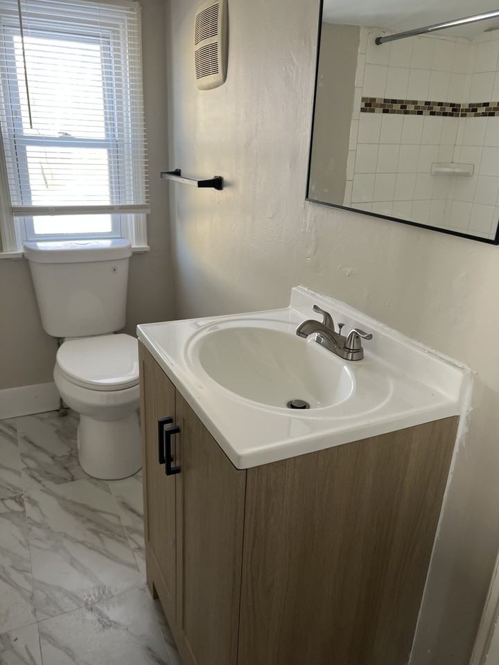 323 Broad St #325 - Photo 4 of 9