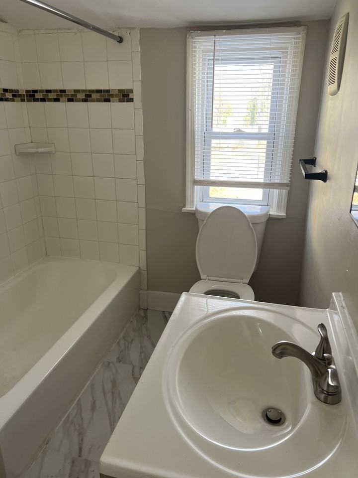 323 Broad St #325 - Photo 5 of 9