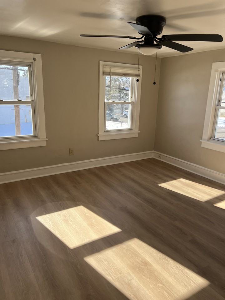 323 Broad St #325 - Photo 6 of 9