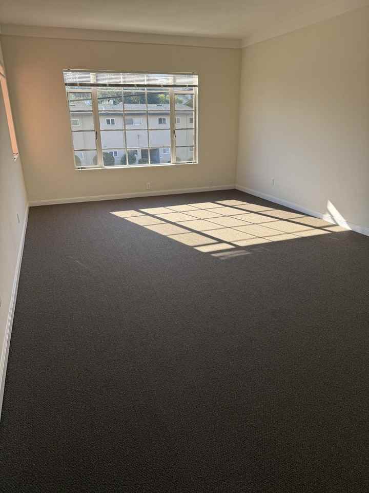 33 El Rose Dr #3 - Photo 4 of 26