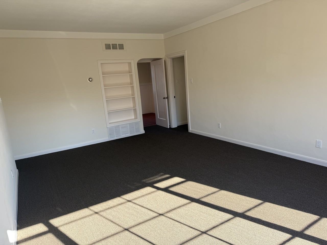 33 El Rose Dr #3 - Photo 6 of 26