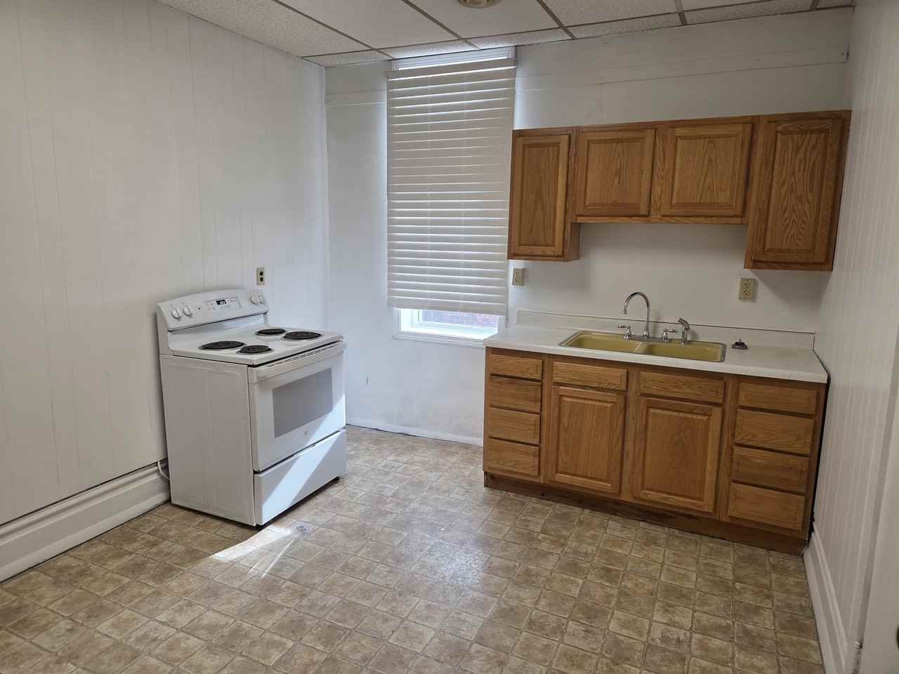 39 1/2 West Columbus StreetApt. B #B - Photo 7 of 9