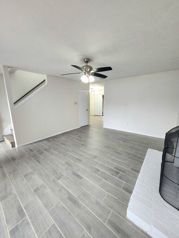 10047 Emerald Creek Dr #1 - Photo 6 of 15