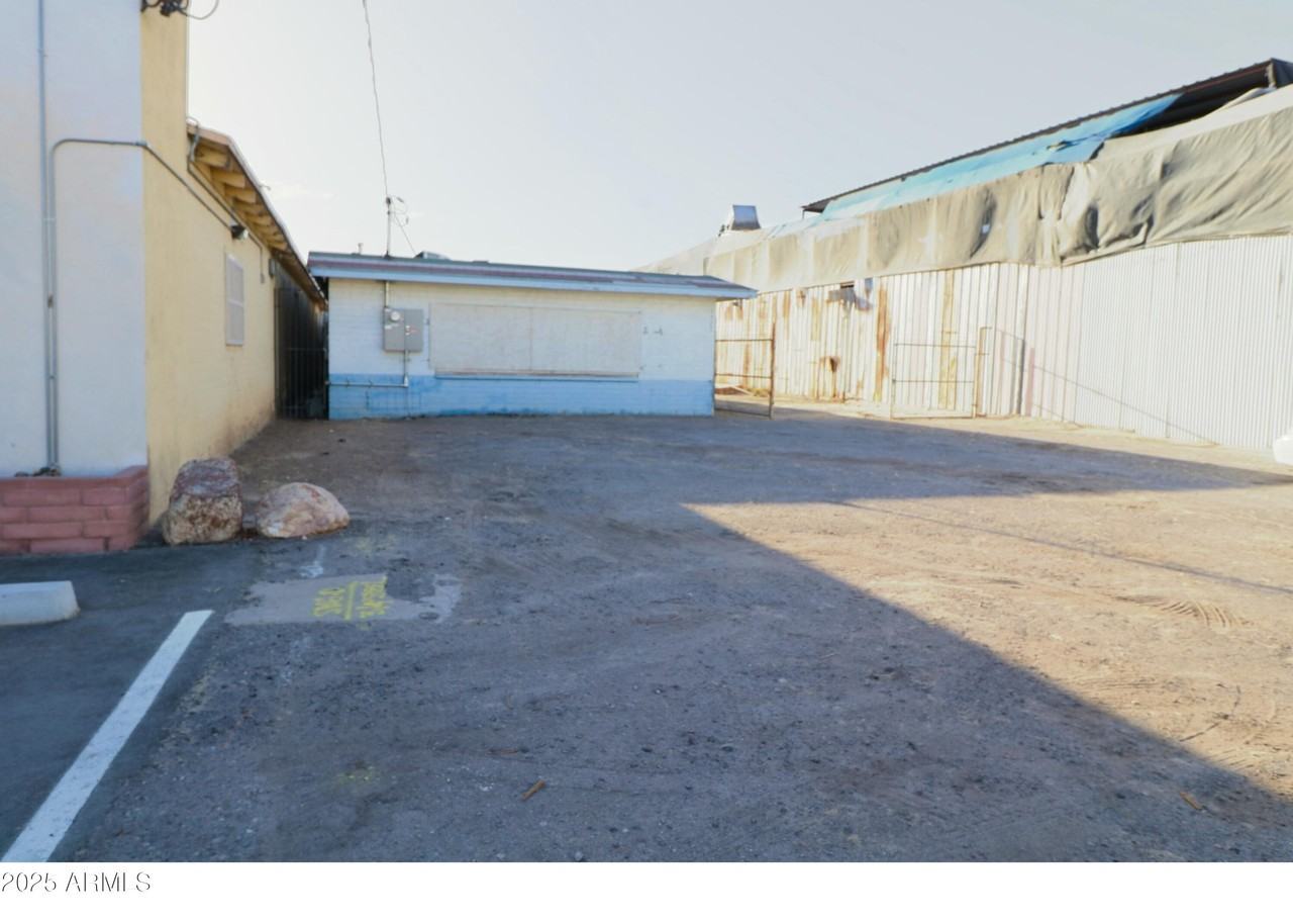 1342 N 21st Ave - Photo 2 of 11