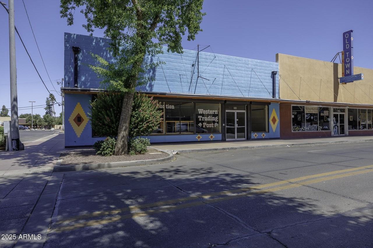 403 N Florence St - Photo 3 of 50