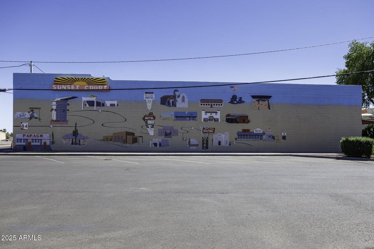 403 N Florence St - Photo 5 of 50