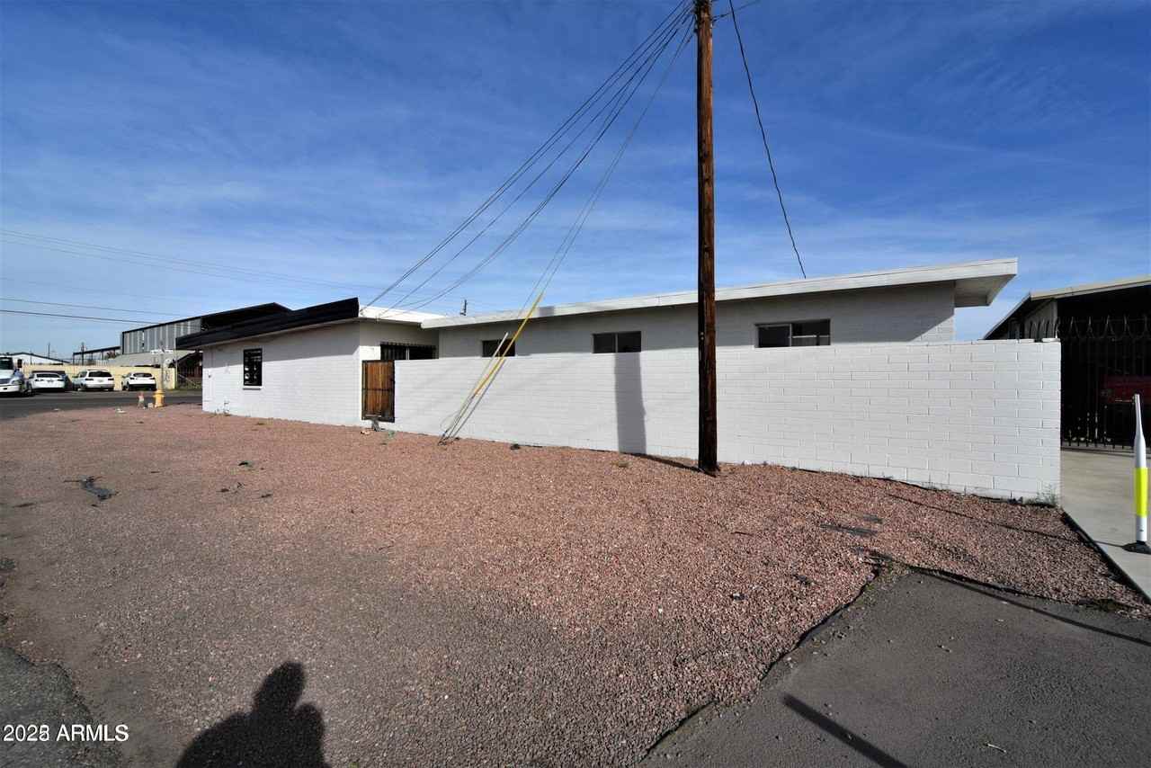 4155 W Whitton Ave - Photo 5 of 40