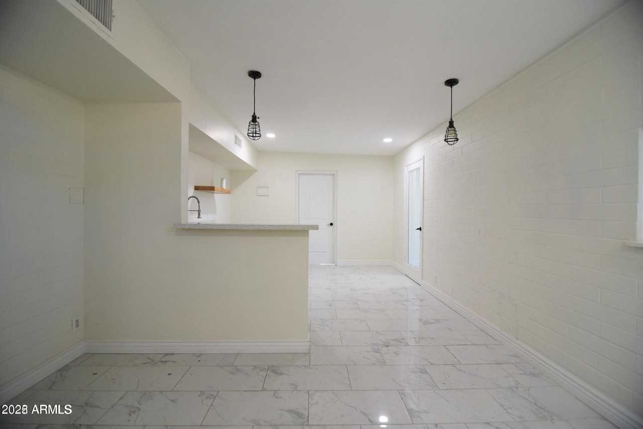 4155 W Whitton Ave - Photo 6 of 40