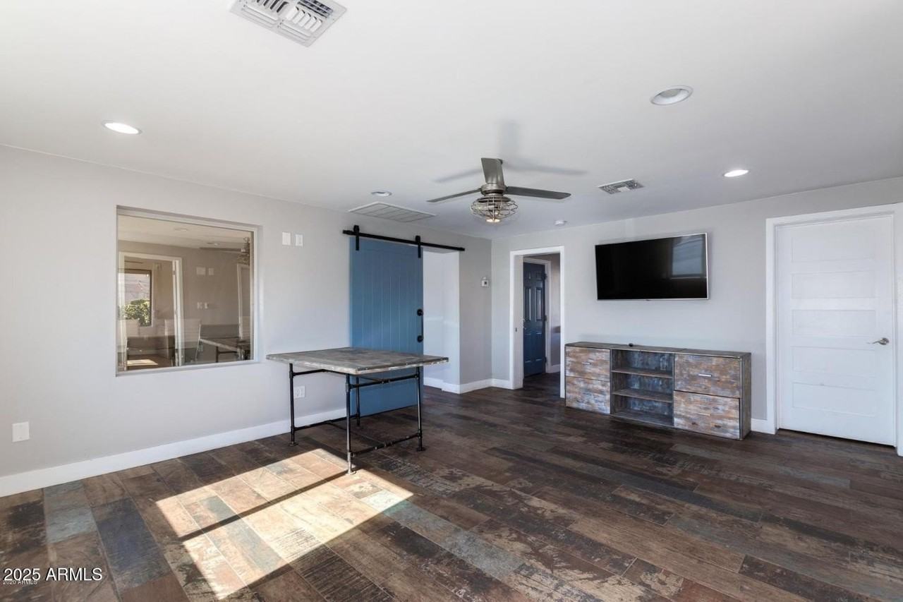 2328 E Osborn Rd - Photo 4 of 47