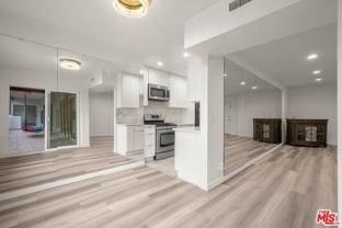 423 S Rexford Dr Unit 202 #202 - Photo 1 of 1