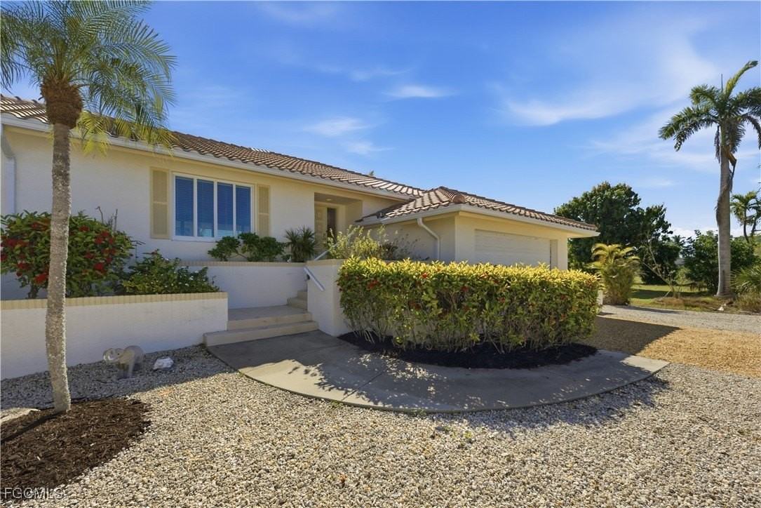 1235 Par View Dr - Photo 3 of 32