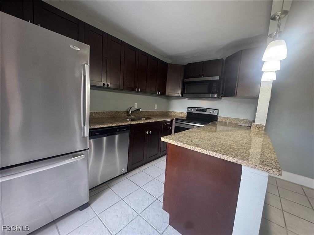 1708 Park Meadows Dr Apt 4 #4 - Photo 3 of 41