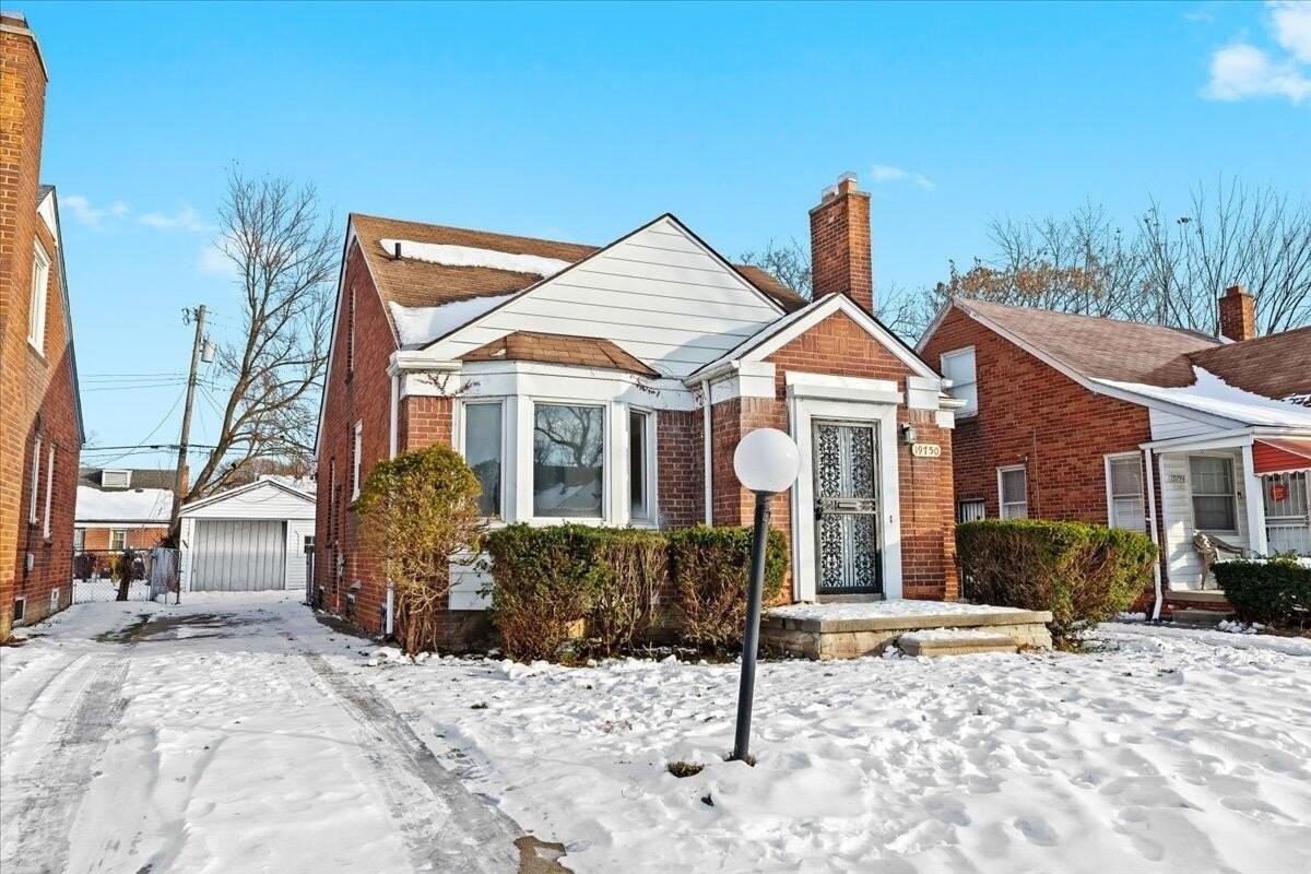 19750 Prest St - Photo 2 of 30