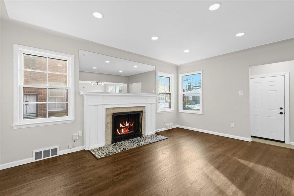 19750 Prest St - Photo 3 of 30