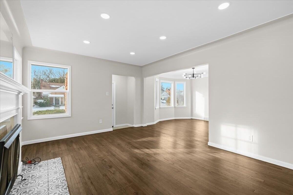 19750 Prest St - Photo 4 of 30