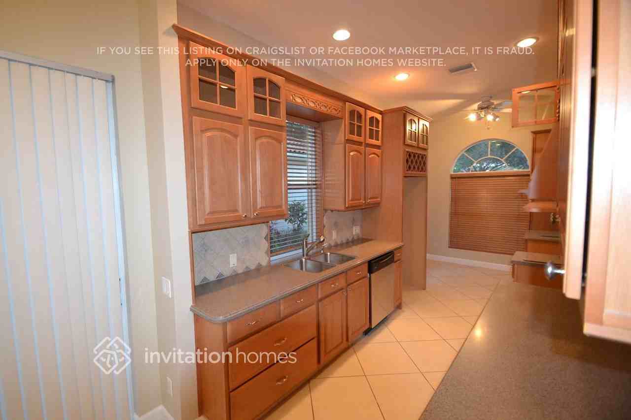 195 E Tall Oaks Cir - Photo 4 of 11