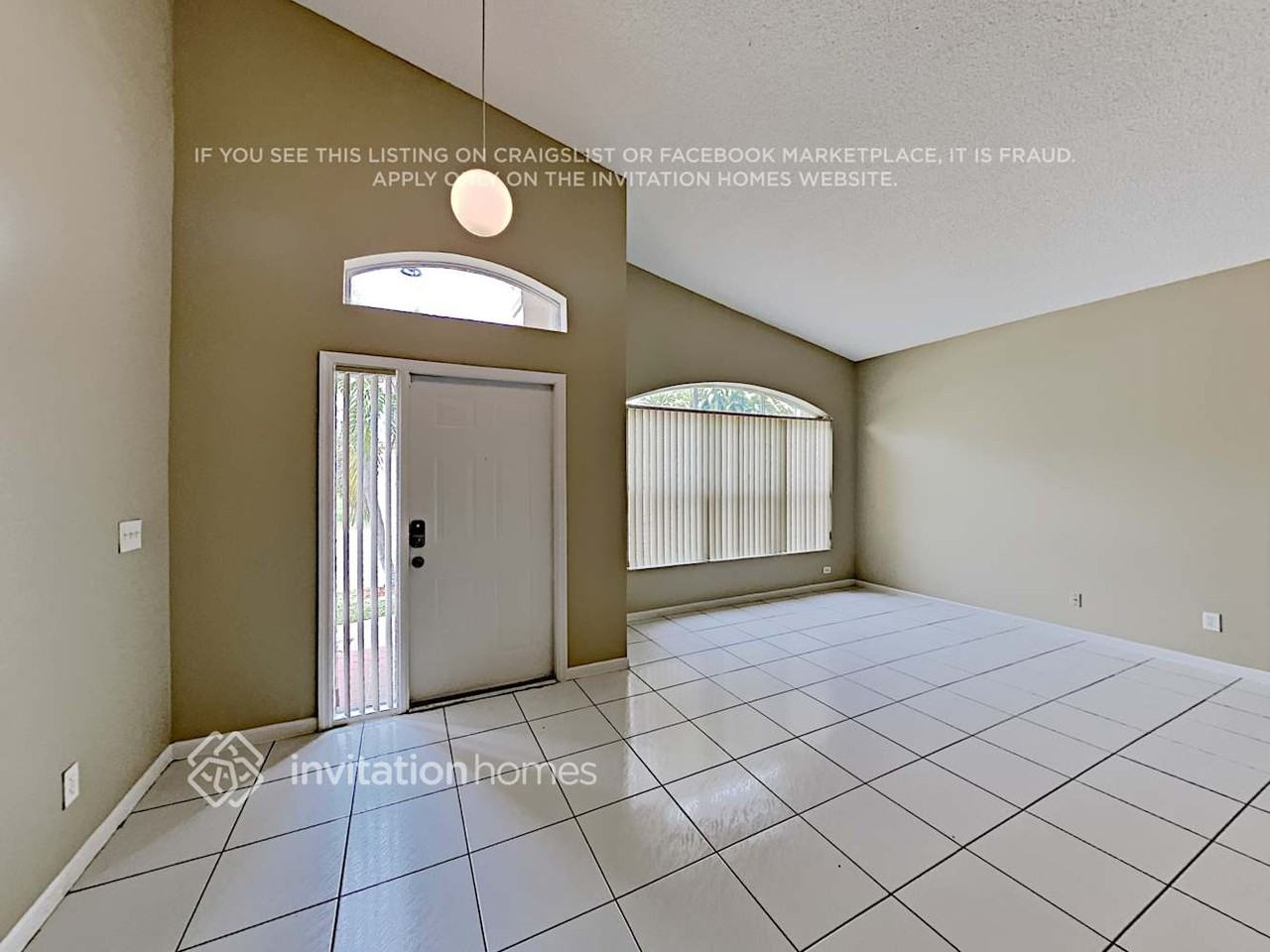 1495 Sw 105th Ave - Photo 3 of 21