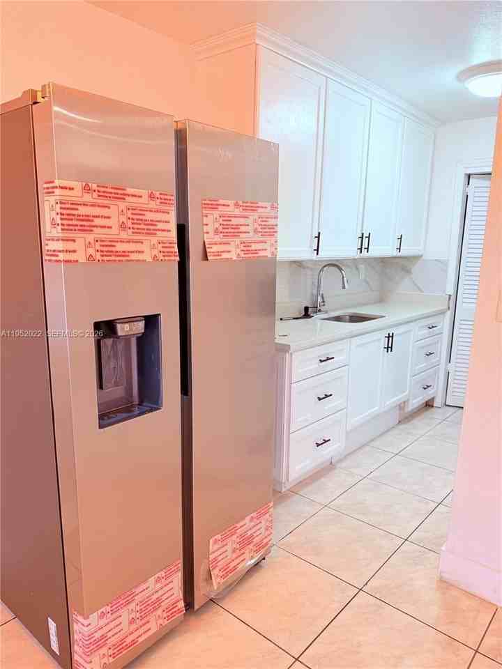 824 Sw 12th Ct #826 - Photo 6 of 22