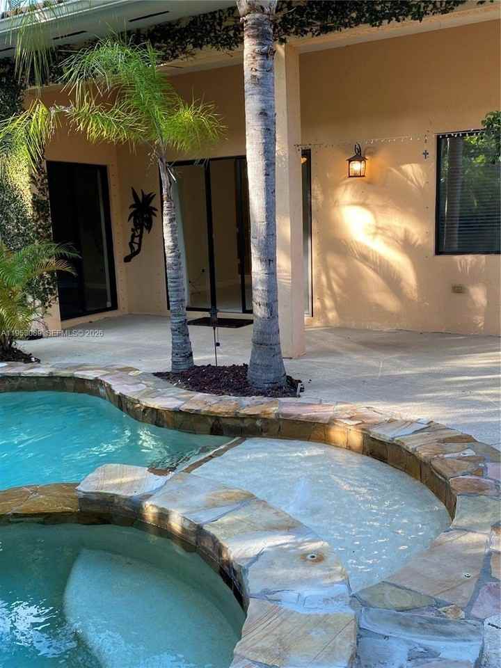 7564 Sw 190th St #7564 - Photo 2 of 22