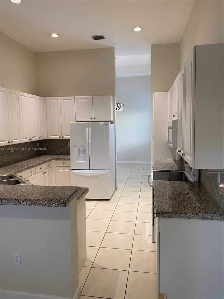 7564 Sw 190th St #7564 - Photo 5 of 22