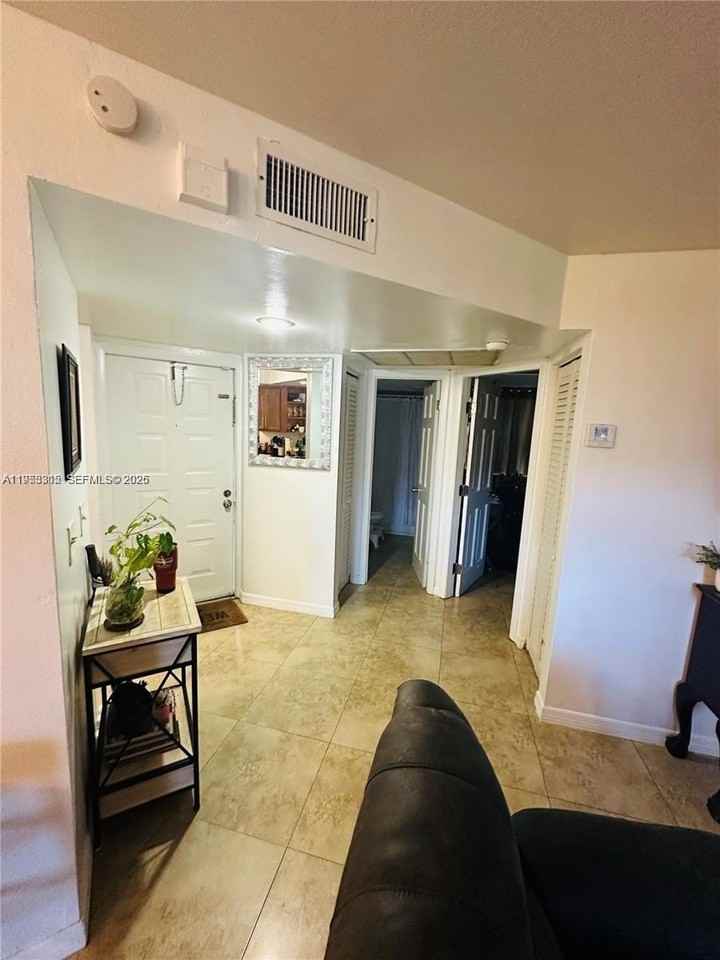 1211 S Independence Dr #1211G - Photo 7 of 20