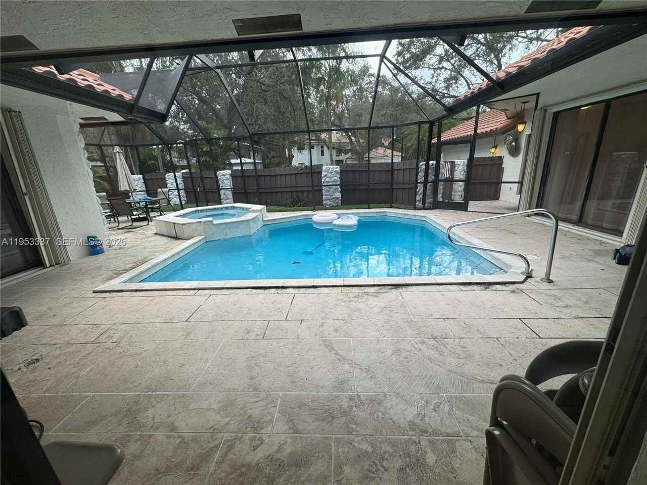 3911 Sw 56th Ct - Photo 4 of 37