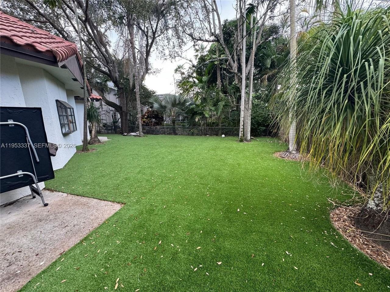 3911 Sw 56th Ct - Photo 6 of 37