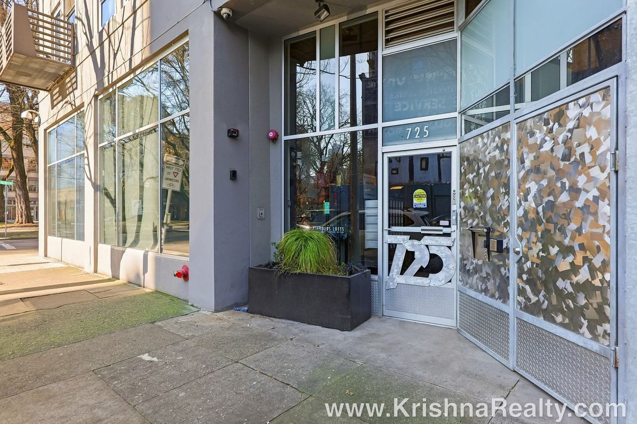 725 Nw Flanders St - Photo 2 of 23