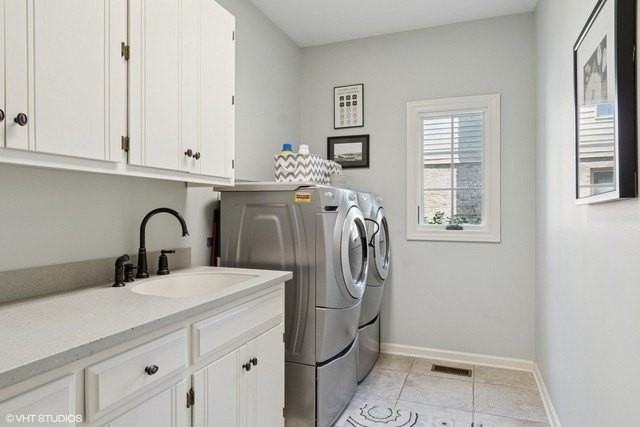 8S241 Dunham Dr - Photo 4 of 40