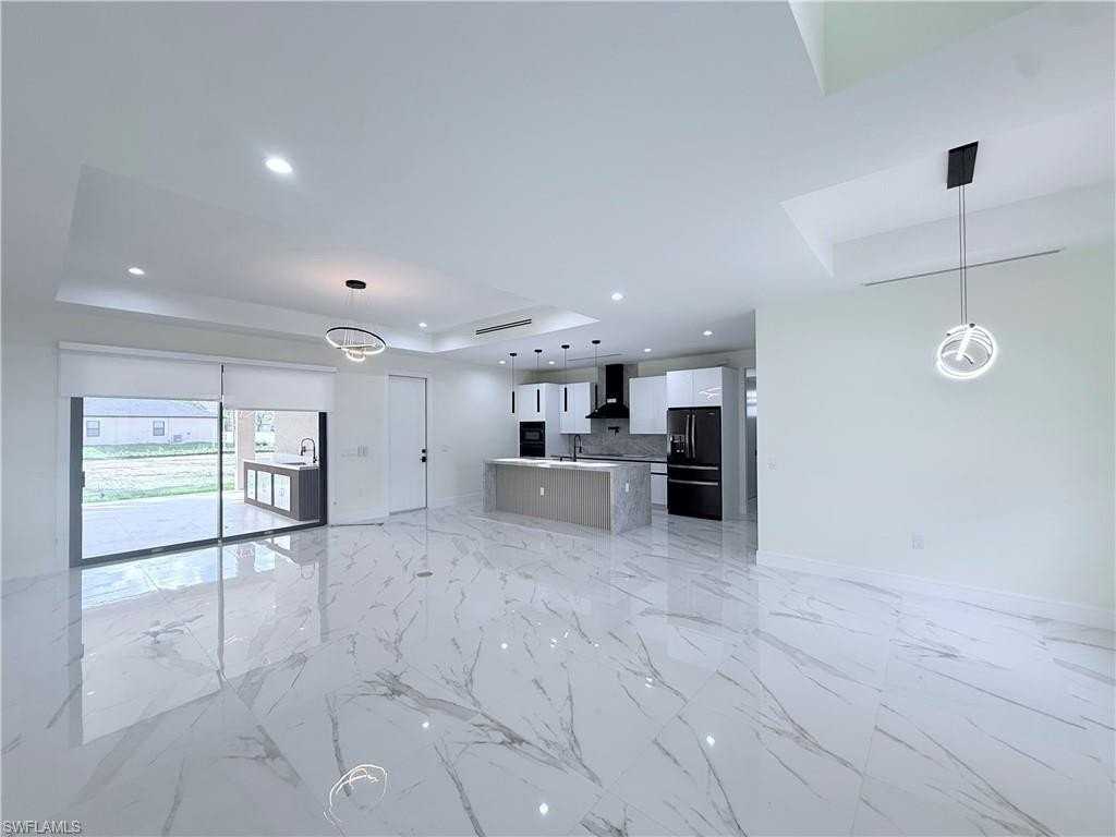 1821 Desoto Blvd N - Photo 6 of 40