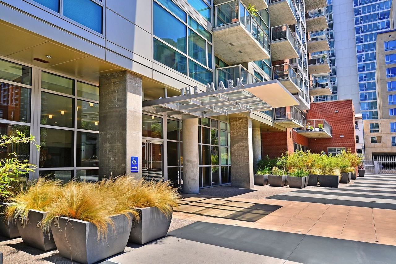 800 The Mark Ln #402 - Photo 2 of 28