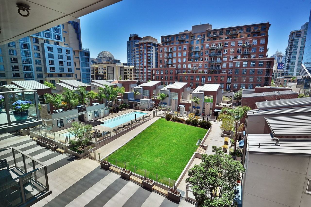 800 The Mark Ln #402 - Photo 4 of 28