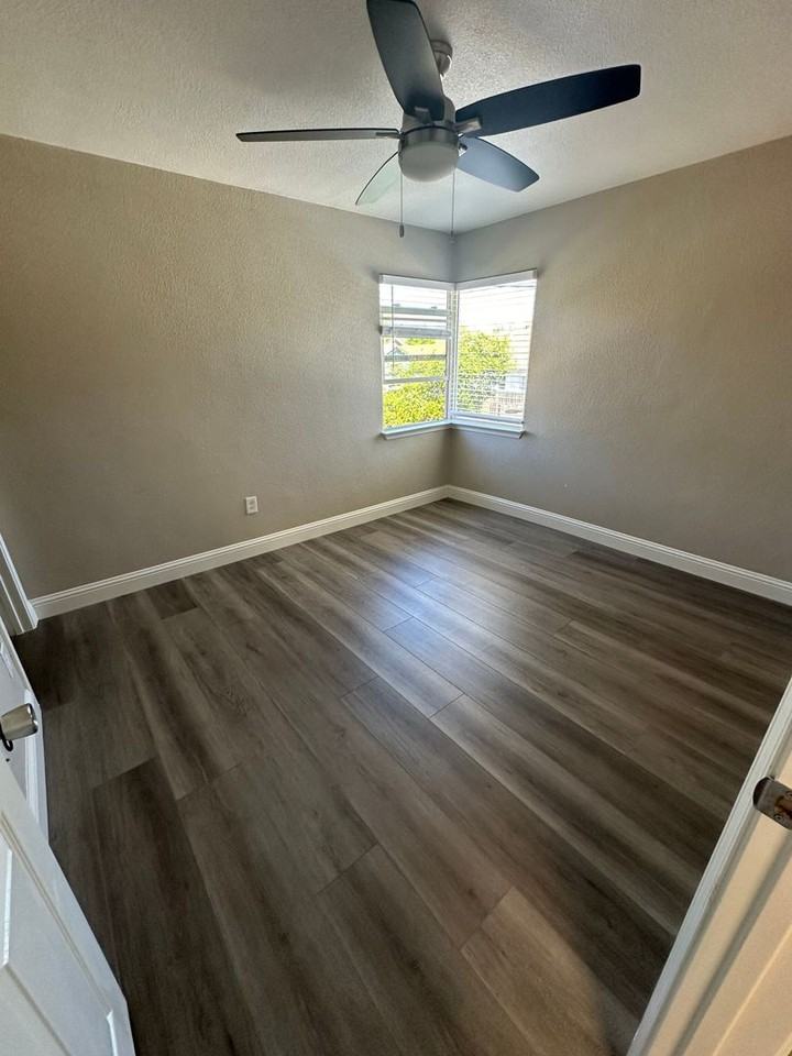 215 Tahoe Ave #A - Photo 7 of 10