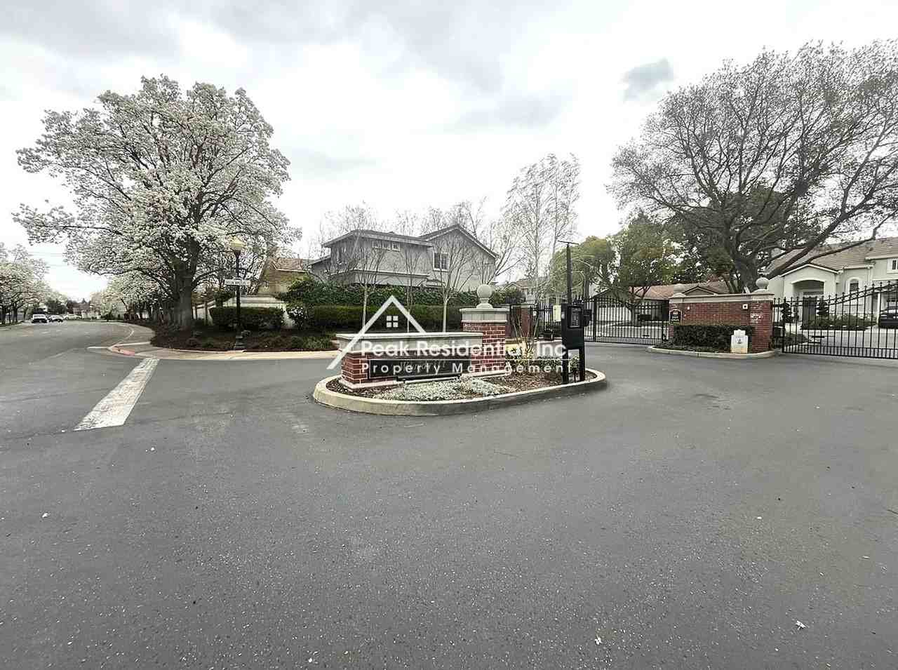 9400 Windrunner Ln - Photo 2 of 2