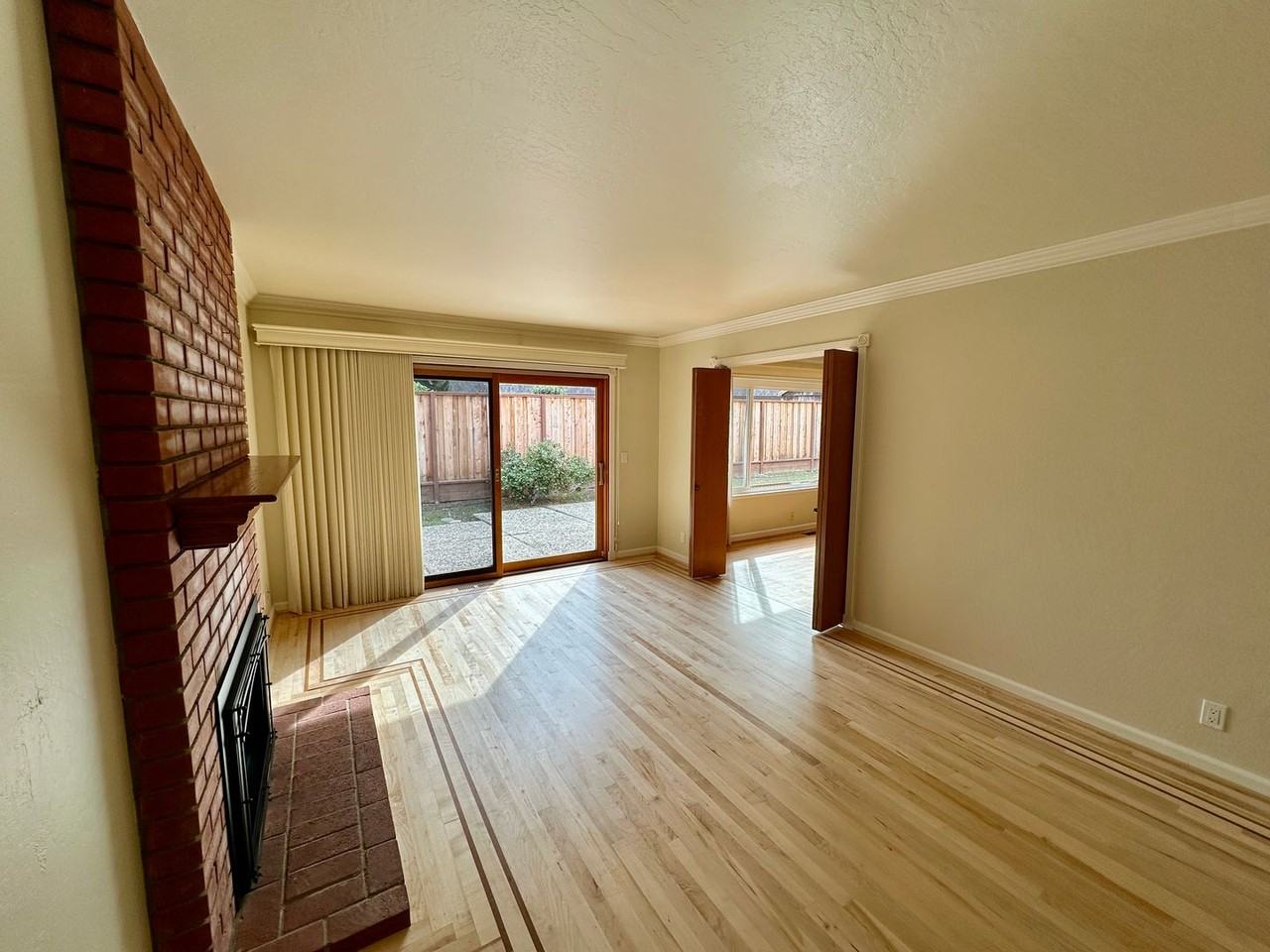 888 Forest Ridge Dr - Photo 4 of 17