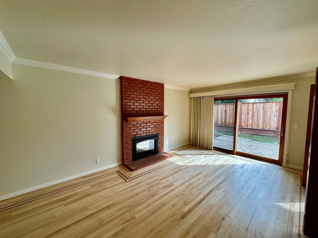 888 Forest Ridge Dr - Photo 5 of 17