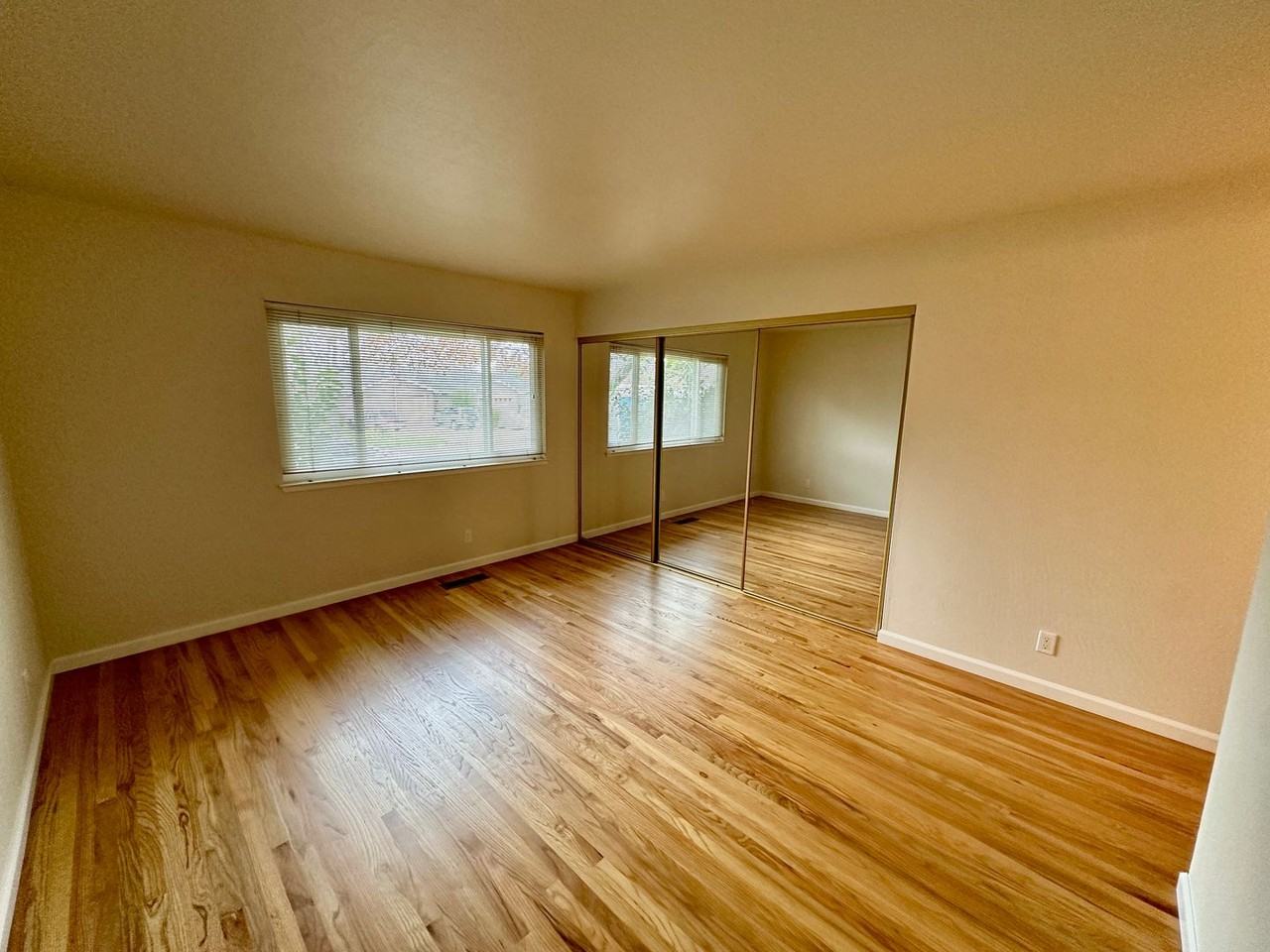 888 Forest Ridge Dr - Photo 7 of 17